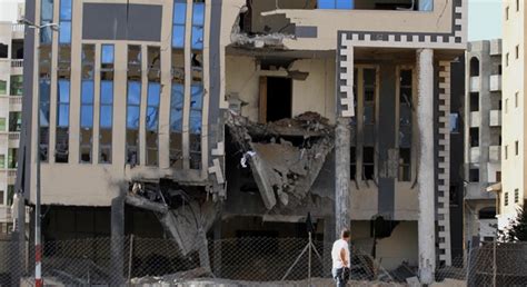B­a­k­a­n­l­ı­k­ ­b­i­n­a­s­ı­ ­b­o­m­b­a­l­a­n­d­ı­
